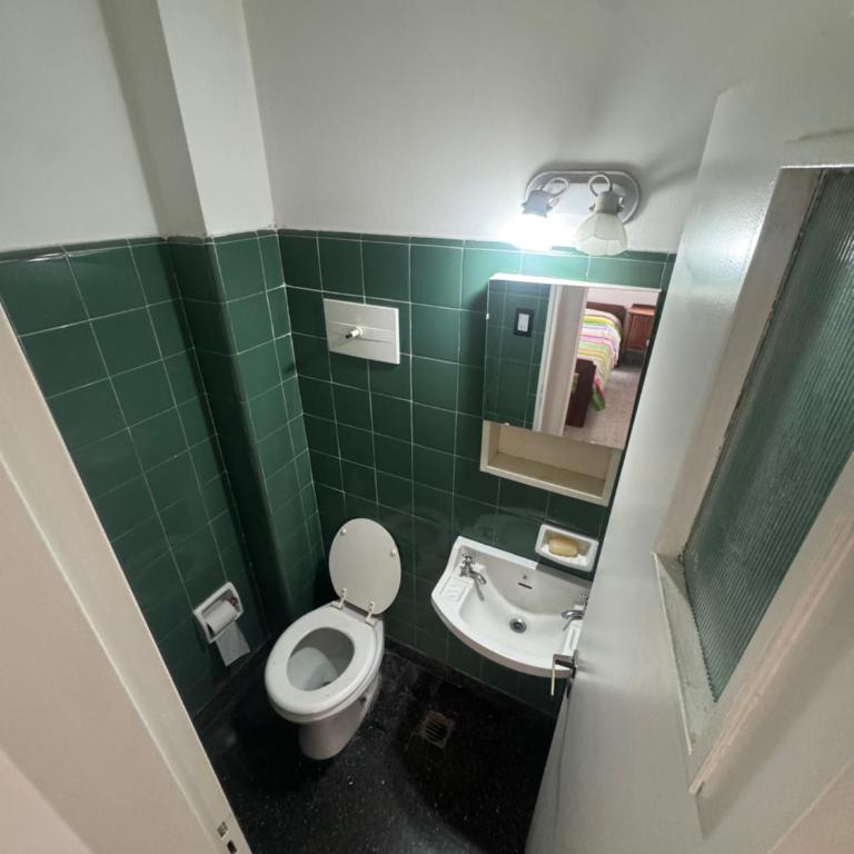 Departamento luminoso en zona guemes a pasos del mar - Two-Bedroom Apartment with Balcony - 14