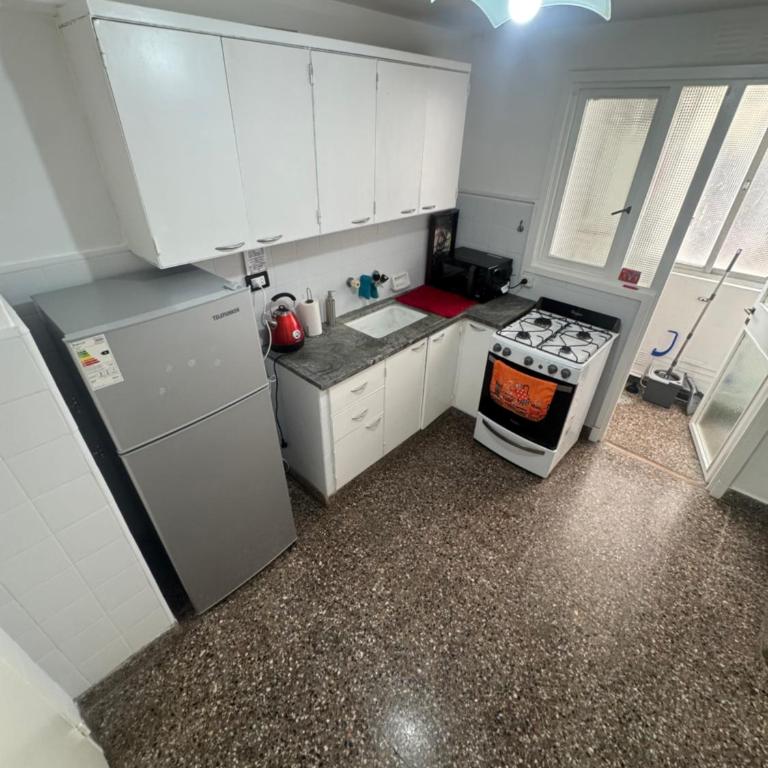 Departamento luminoso en zona guemes a pasos del mar - Two-Bedroom Apartment with Balcony - 10