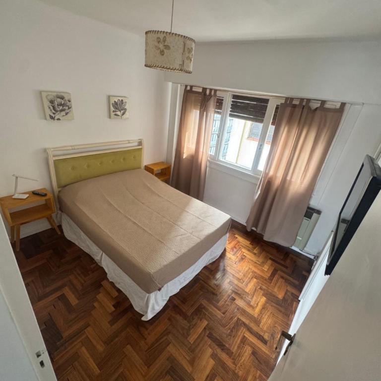 Departamento luminoso en zona guemes a pasos del mar - Two-Bedroom Apartment with Balcony - 5