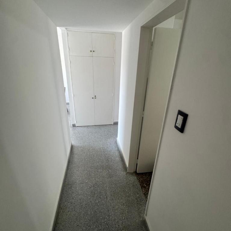 Departamento luminoso en zona guemes a pasos del mar - Two-Bedroom Apartment with Balcony - 9