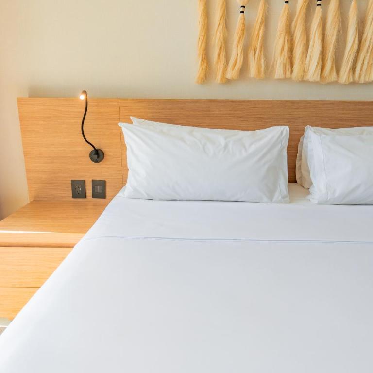 Crowne Plaza Merida by IHG - Standard Room - 5