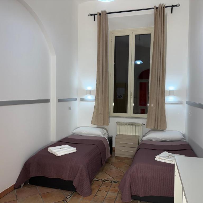 Zidan Guest House - Double Room with Outside Private Bathroom - 11