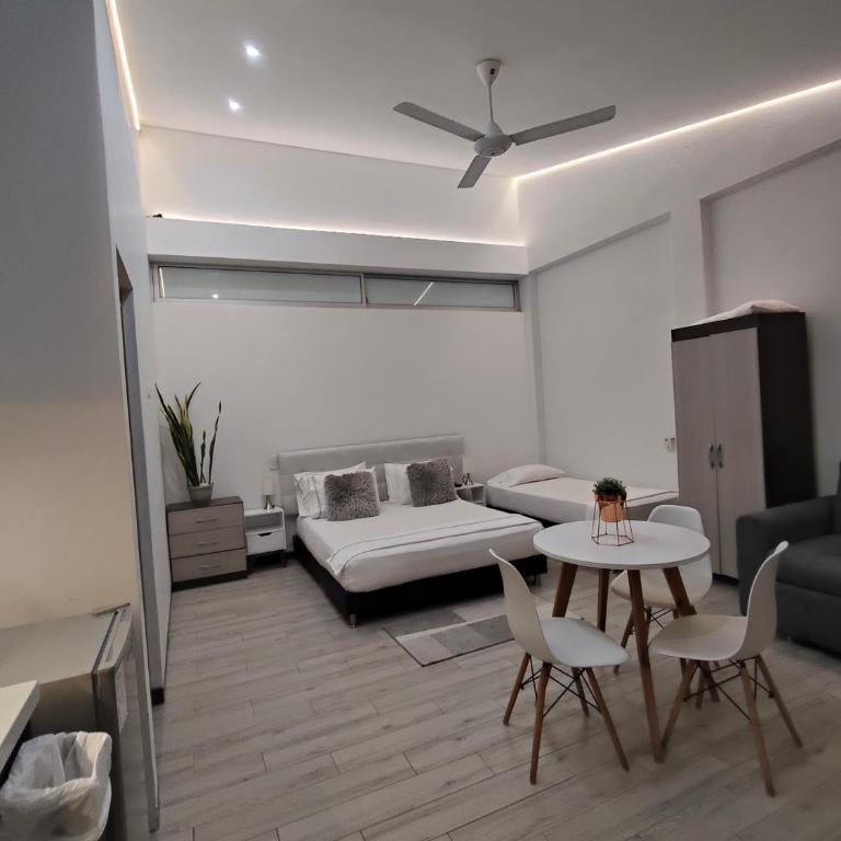 Anapoima Hills - Estudio con cama extragrande y sofá cama - 3