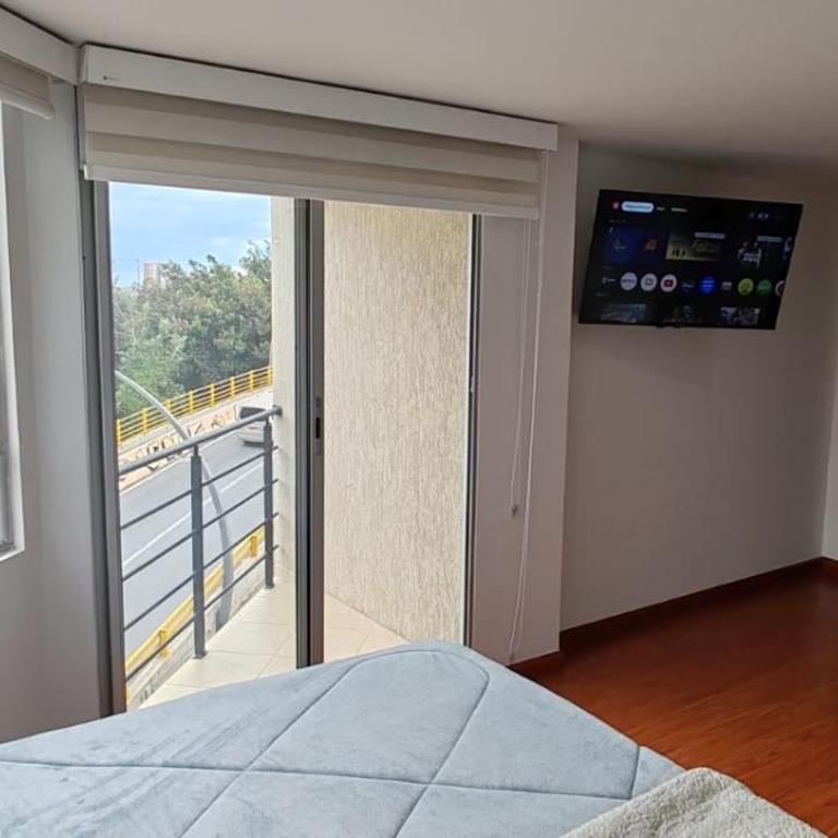 Apartamento en Las Quintas Cerca de Centros Comerciales, WiFi y Parqueadero - Apartamento de 3 dormitorios - 6
