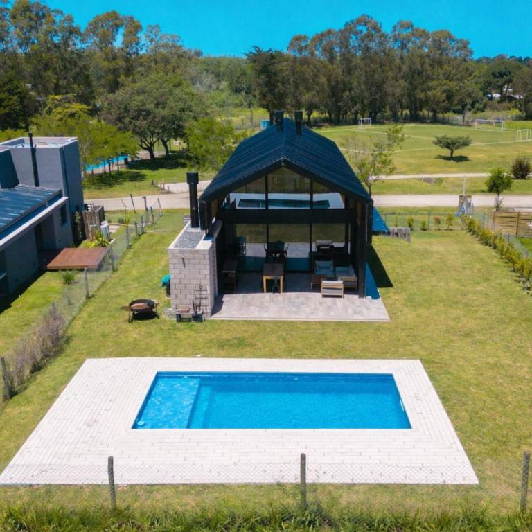Casa Agustina - Casa En Barrio Privado San Benito, Chapadmalal Para 6 PAX Con Pileta - Hola Sur - Casa de 3 dormitorios - 1