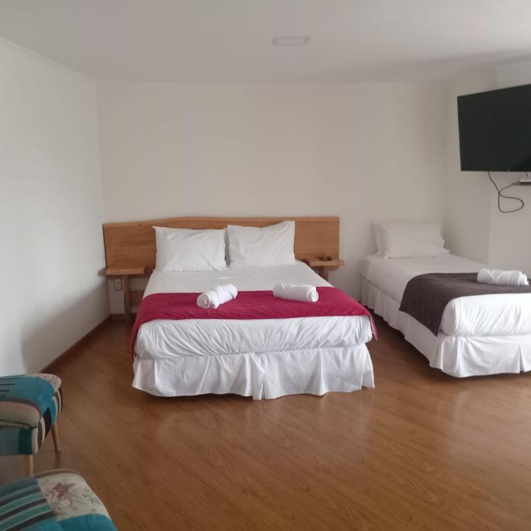 Hostal Doble E Patagonia - Classic Quadruple Room - 2