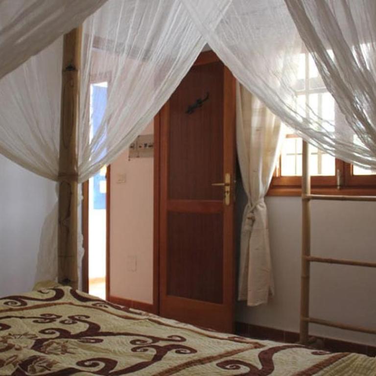 Villa 150m2 wifi fibre piscine BBQ parking - Three-Bedroom Villa - 4