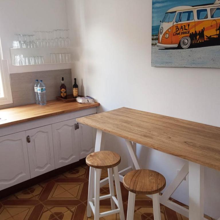 Villa 150m2 wifi fibre piscine BBQ parking - Three-Bedroom Villa - 10