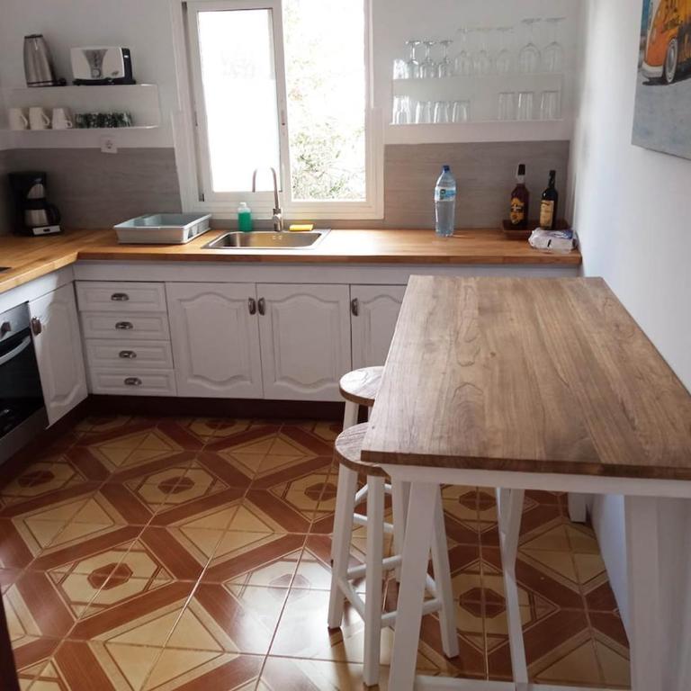 Villa 150m2 wifi fibre piscine BBQ parking - Three-Bedroom Villa - 29