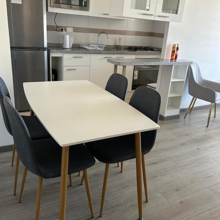 Departamento full equipado, seguridad 24 horas - Two-Bedroom Apartment - 8