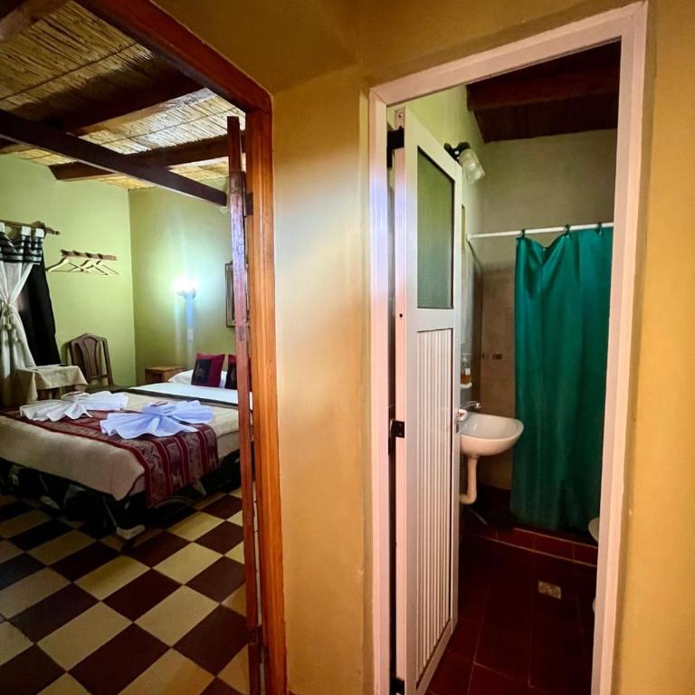 Hosteria Andina - Habitación Triple con baño privado - 5