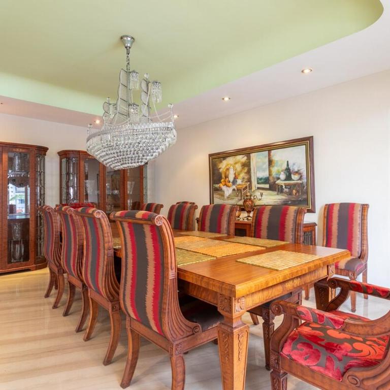 Armored luxury PH, Jacuzzis, Pool, Butler & Art - Apartment - 58