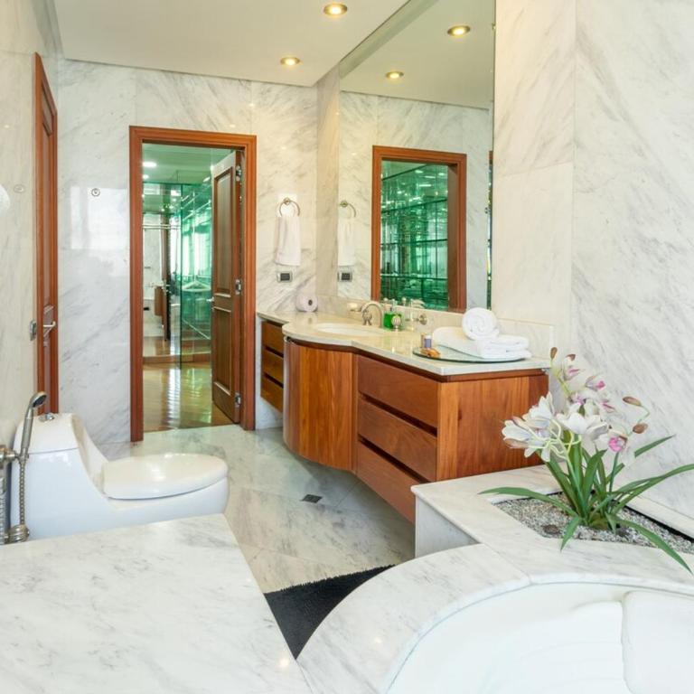 Armored luxury PH, Jacuzzis, Pool, Butler & Art - Apartment - 66