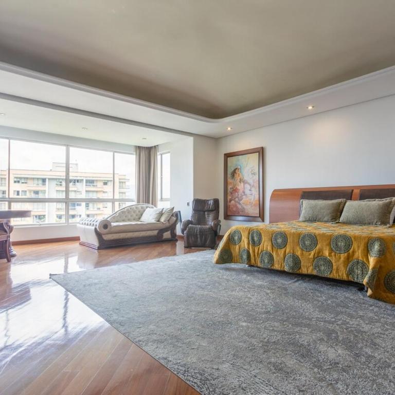 Armored luxury PH, Jacuzzis, Pool, Butler & Art - Apartment - 70