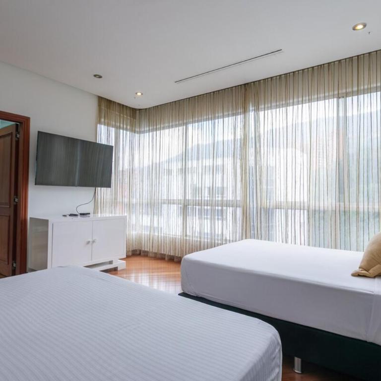 Armored luxury PH, Jacuzzis, Pool, Butler & Art - Apartment - 80