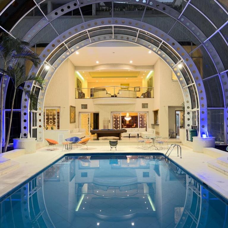 Armored luxury PH, Jacuzzis, Pool, Butler & Art - Apartment - 83