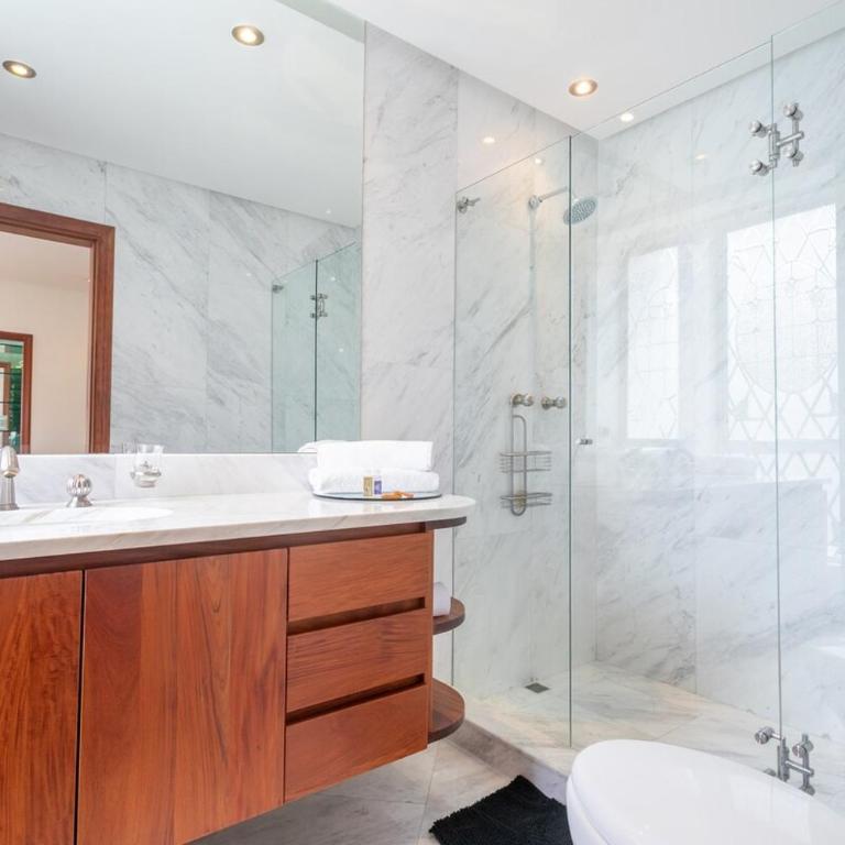 Armored luxury PH, Jacuzzis, Pool, Butler & Art - Apartment - 86