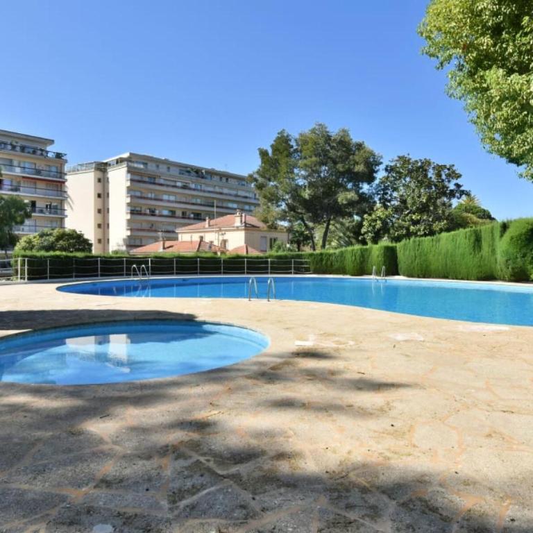 Résidence 3p Proche Centre Ville, Piscine Et Vue Mer - 3P proche centre ville, piscine et vue mer MAE-1673 - Appartement - 2