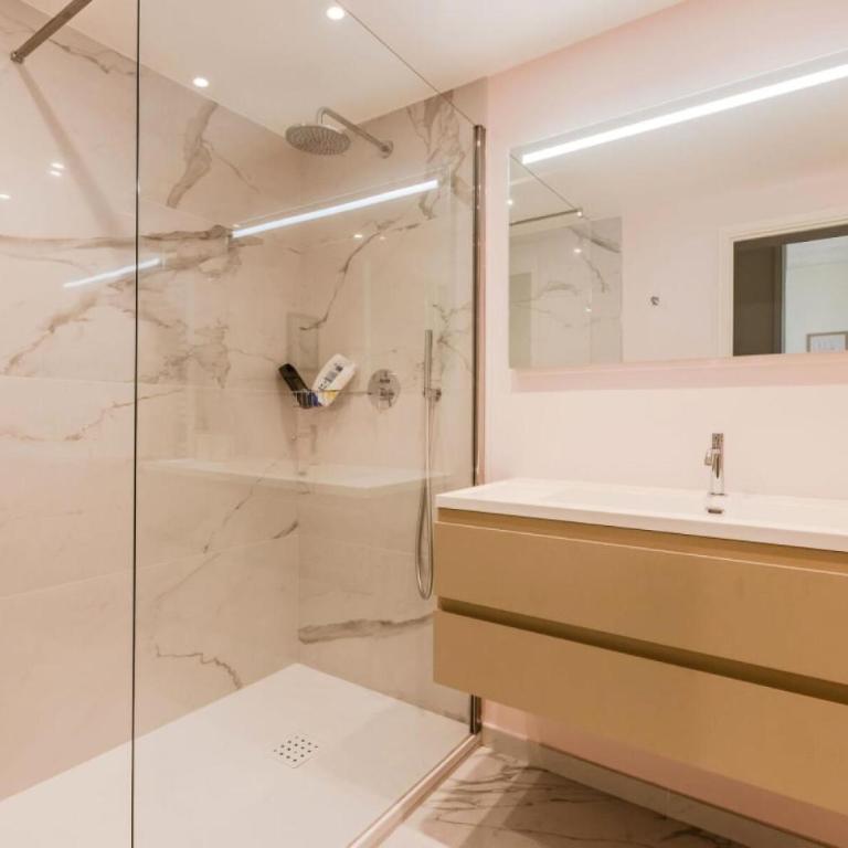 Résidence Hyper Centre Cannes - 4p à 100m Du Palais - Hyper centre Cannes - 4P à 100m du palais MAE-1873 - Appartement - 22