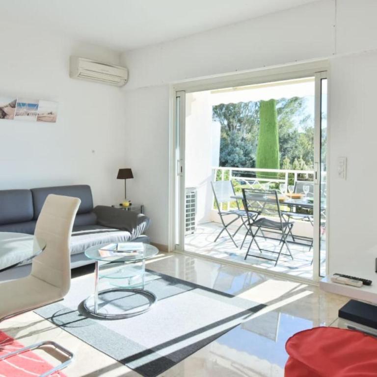 Résidence 2p Avec Terrasse, Vue Mer, Piscine Et Parking - 2P avec terrasse, vue mer, piscine et parking MAE-1723 - Appartement - 1