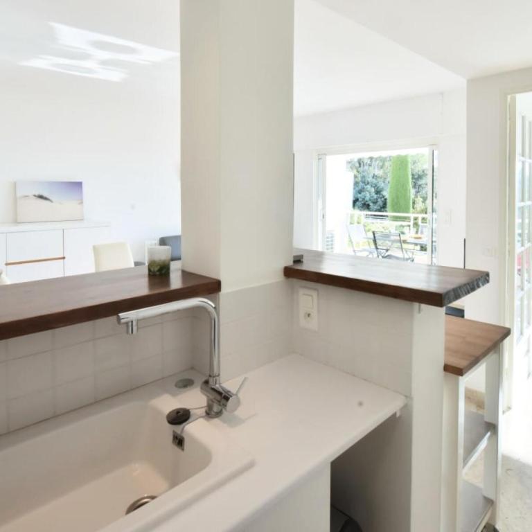Résidence 2p Avec Terrasse, Vue Mer, Piscine Et Parking - 2P avec terrasse, vue mer, piscine et parking MAE-1723 - Appartement - 10