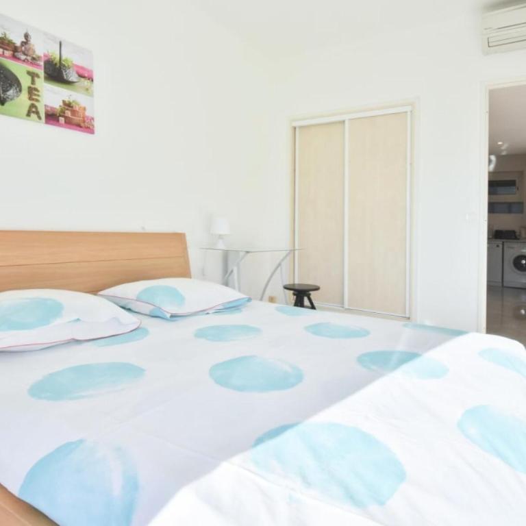 Résidence 2p Avec Terrasse, Vue Mer, Piscine Et Parking - 2P avec terrasse, vue mer, piscine et parking MAE-1723 - Appartement - 14