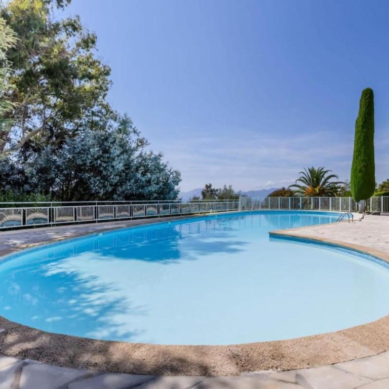 Résidence 2p Avec Terrasse, Vue Mer, Piscine Et Parking - 2P avec terrasse, vue mer, piscine et parking MAE-1723 - Appartement - 23