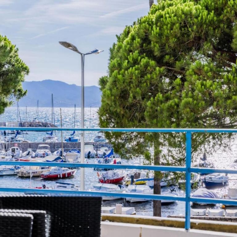 Résidence 90m2 Sur La Croisette Avec Terrasse & Vue Mer - 90m2 sur la Croisette avec terrasse & vue mer MAE-1963 - Appartement - 2