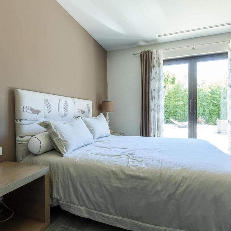 Résidence Villa En Domaine Privé Avec Piscine Chauffée - Villa en domaine privé avec piscine chauffée MAE-2023 - Maison de Vacances - 14