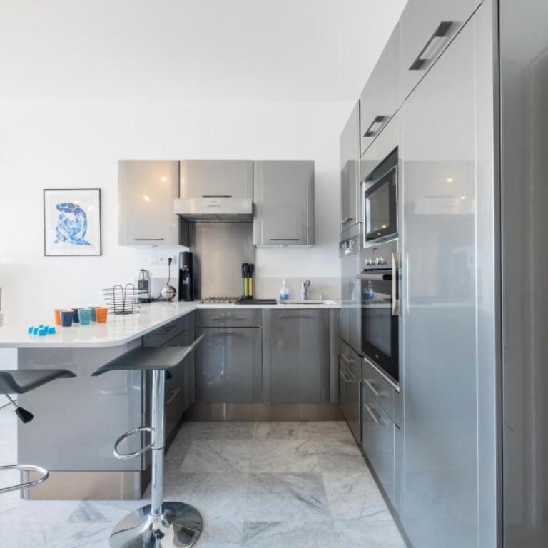 Résidence Rare ! Superbe 3 Pièces Avec Jardin Face à La Mer - RARE ! Superbe 3 pièces avec jardin face à la mer MAE-2143 - Appartement - 17