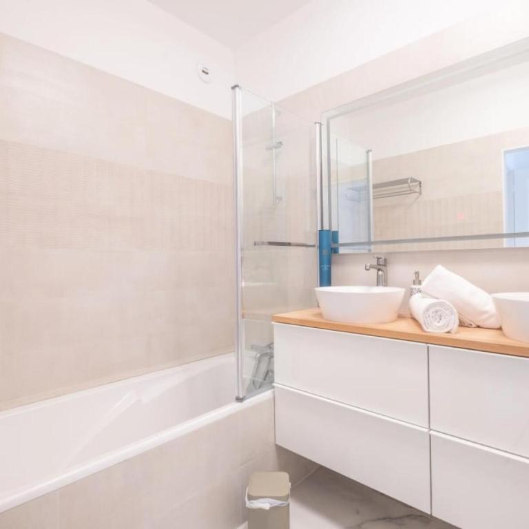 Résidence Rare ! Superbe 3 Pièces Avec Jardin Face à La Mer - RARE ! Superbe 3 pièces avec jardin face à la mer MAE-2143 - Appartement - 24