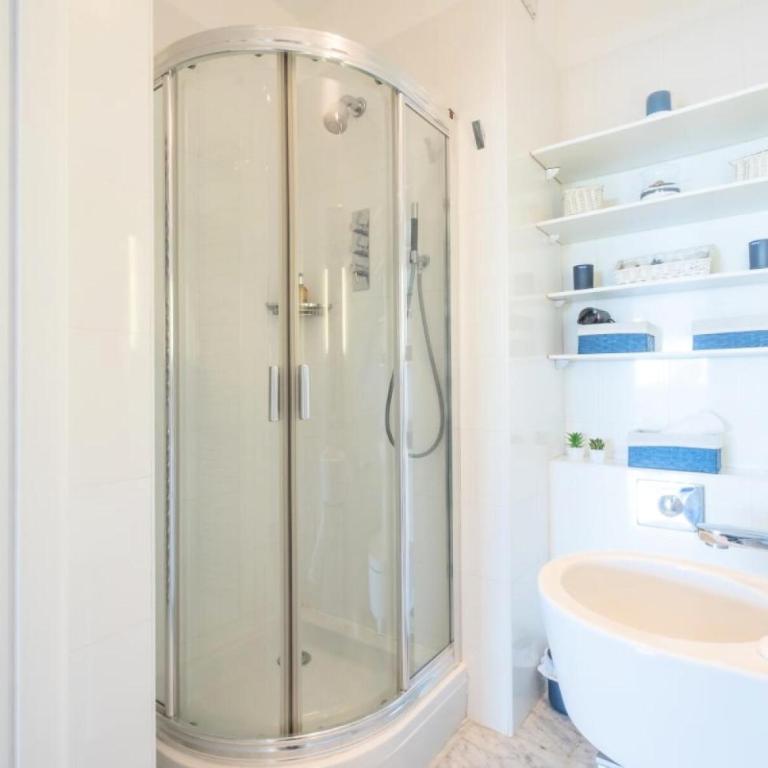 Résidence Rare ! Superbe 3 Pièces Avec Jardin Face à La Mer - RARE ! Superbe 3 pièces avec jardin face à la mer MAE-2143 - Appartement - 32