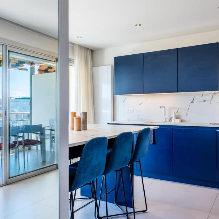 Résidence 4 Pièces Vue Mer, Terrasse Et Parking - 4 pièces vue mer, terrasse et parking MAE-2573 - Appartement - 10