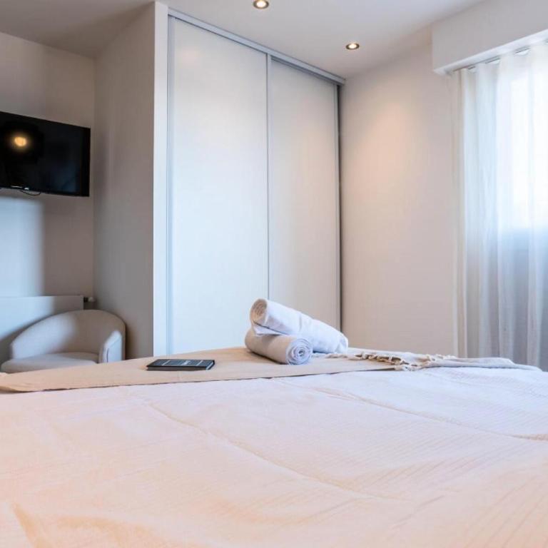 Résidence 4 Pièces Vue Mer, Terrasse Et Parking - 4 pièces vue mer, terrasse et parking MAE-2573 - Appartement - 22