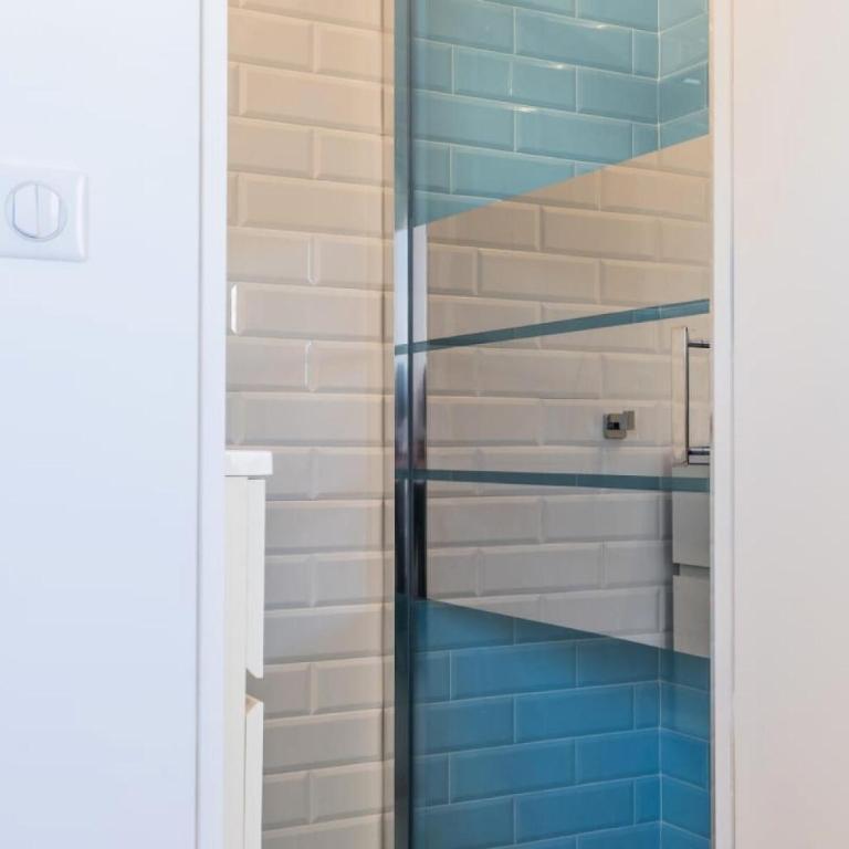 Résidence 4 Pièces Vue Mer, Terrasse Et Parking - 4 pièces vue mer, terrasse et parking MAE-2573 - Appartement - 42