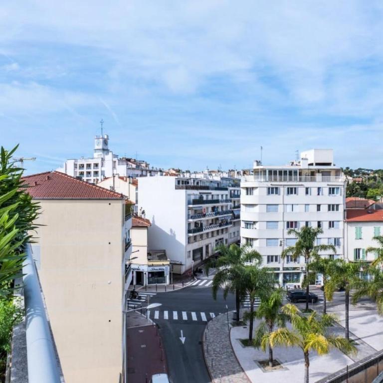 Résidence Rare ! Rooftop 120m² 5min à Pied Du Centre - RARE ! ROOFTOP 120m² 5min à pied du centre MAE-2643 - Appartement - 17