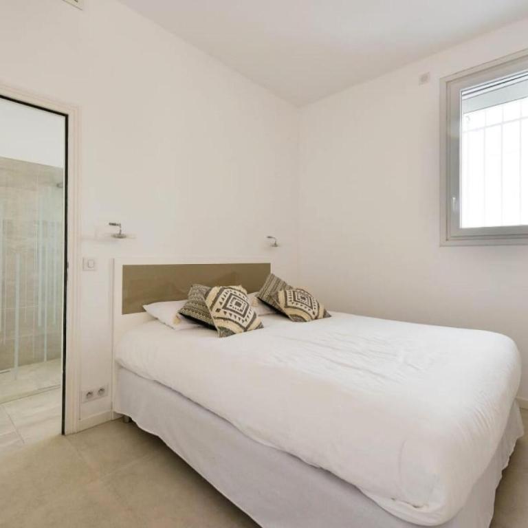 Résidence Rez-de-jardin, Plages à Pied Et Garage - Rez-de-jardin, plages à pied et garage MAE-2723 - Appartement - 5