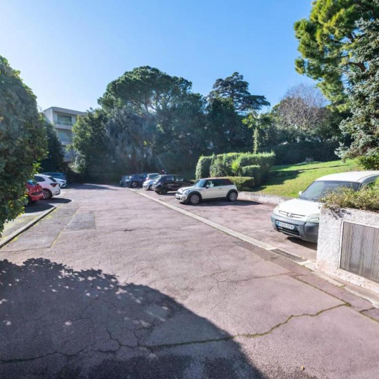 Résidence Spacieux 3p En Résidence Avec Piscine - Spacieux 3P en Résidence avec Piscine MAE-3033 - Appartement - 57