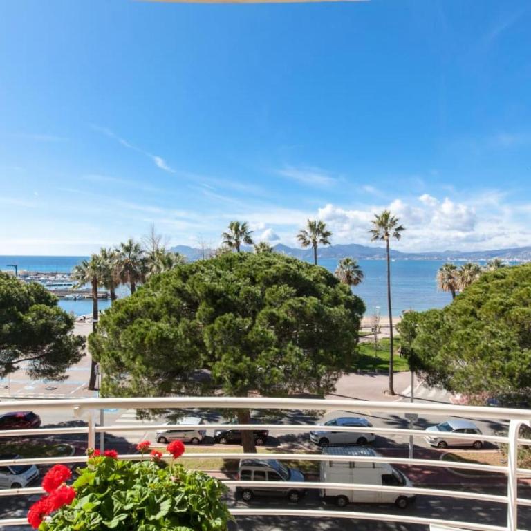 Résidence Vue Mer 95m2 Grande Terrasse Cannes Croisette. - Vue mer 95m2 Grande Terrasse Cannes Croisette. MAE-3003 - Appartement - 1