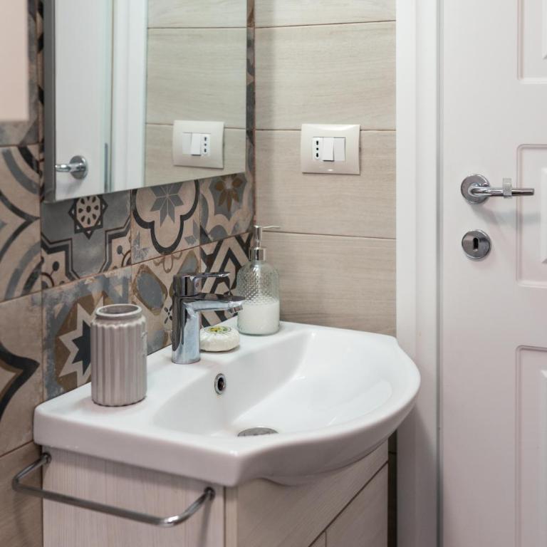 Casa del Limone Lemonhousect - Double Room with Private External Bathroom - 24