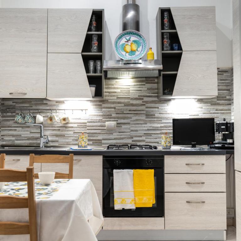 Casa del Limone Lemonhousect - Double Room with Private External Bathroom - 3