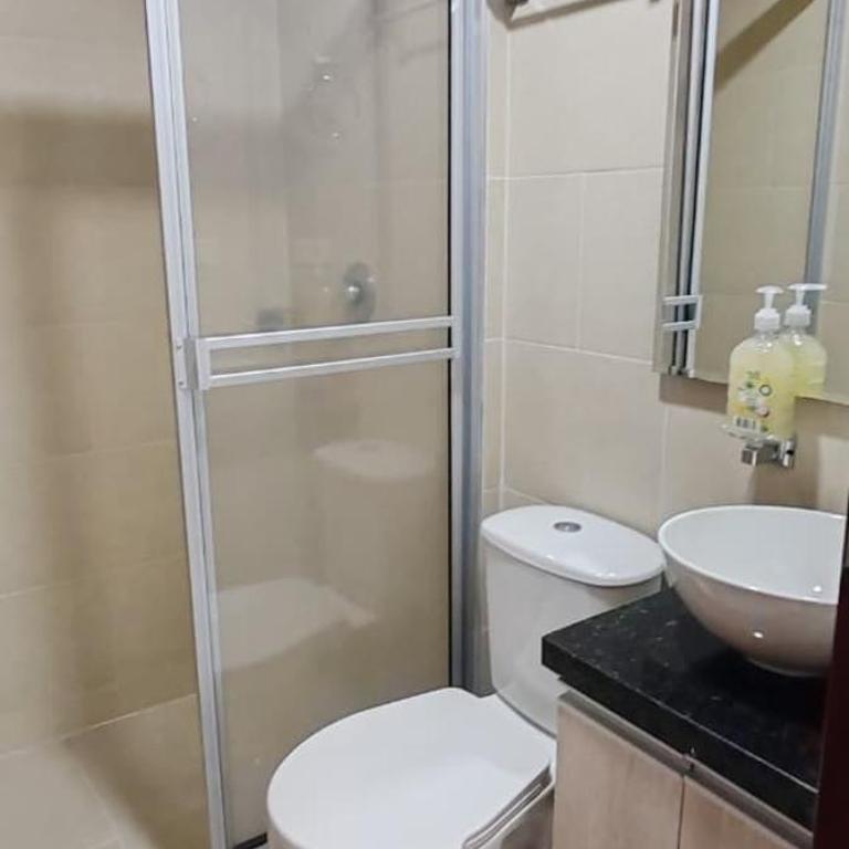 Apartamento en Las Quintas Cerca de Centros Comerciales, WiFi y Parqueadero - Apartamento de 3 dormitorios - 24