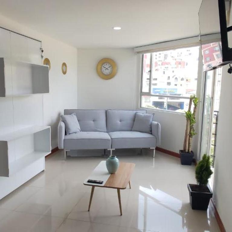 Apartamento en Las Quintas Cerca de Centros Comerciales, WiFi y Parqueadero - Apartamento de 3 dormitorios - 2
