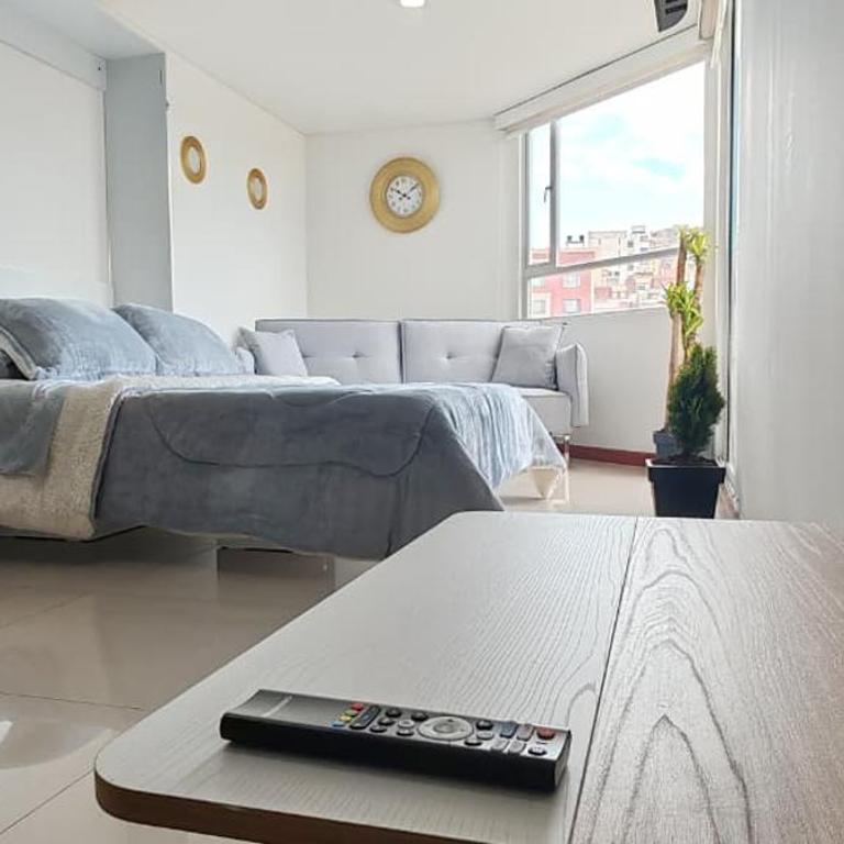 Apartamento en Las Quintas Cerca de Centros Comerciales, WiFi y Parqueadero - Apartamento de 3 dormitorios - 12