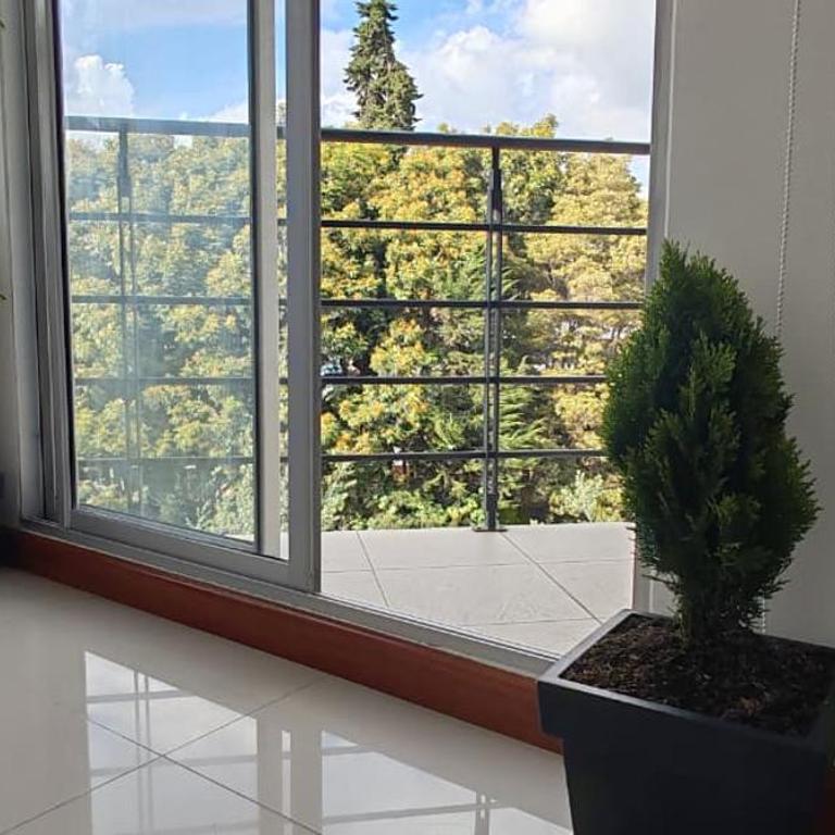 Apartamento en Las Quintas Cerca de Centros Comerciales, WiFi y Parqueadero - Apartamento de 3 dormitorios - 30