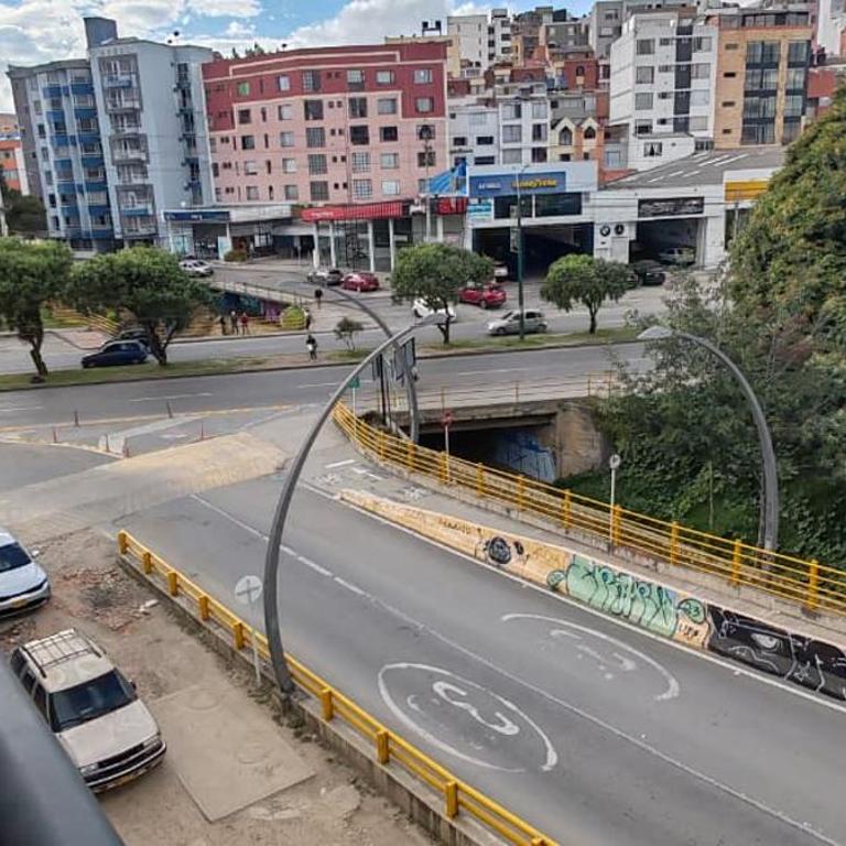 Apartamento en Las Quintas Cerca de Centros Comerciales, WiFi y Parqueadero - Apartamento de 3 dormitorios - 31