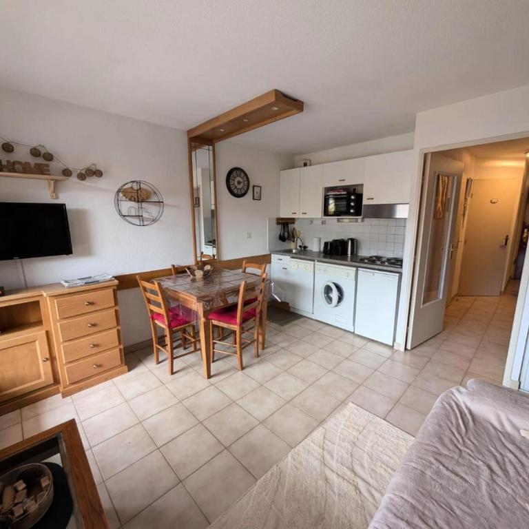 Chalet D'honorÉ - 4 personnes tout confort proche des pistes avec garage MAE-9793 - Appartement - 2