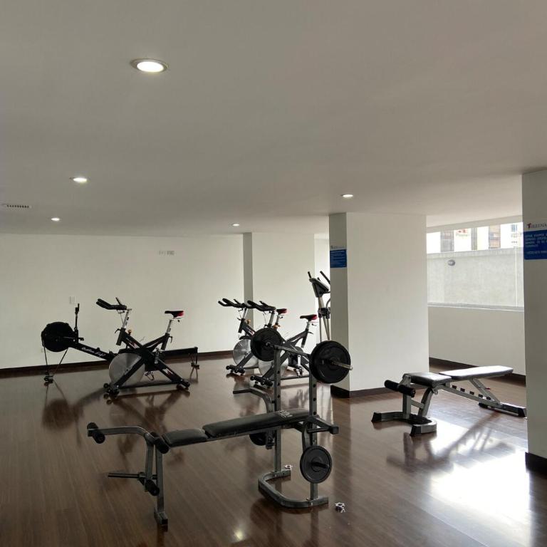 Comfy & Huge Apartment in Quito, Amazing view - Three-Bedroom Apartment - 9