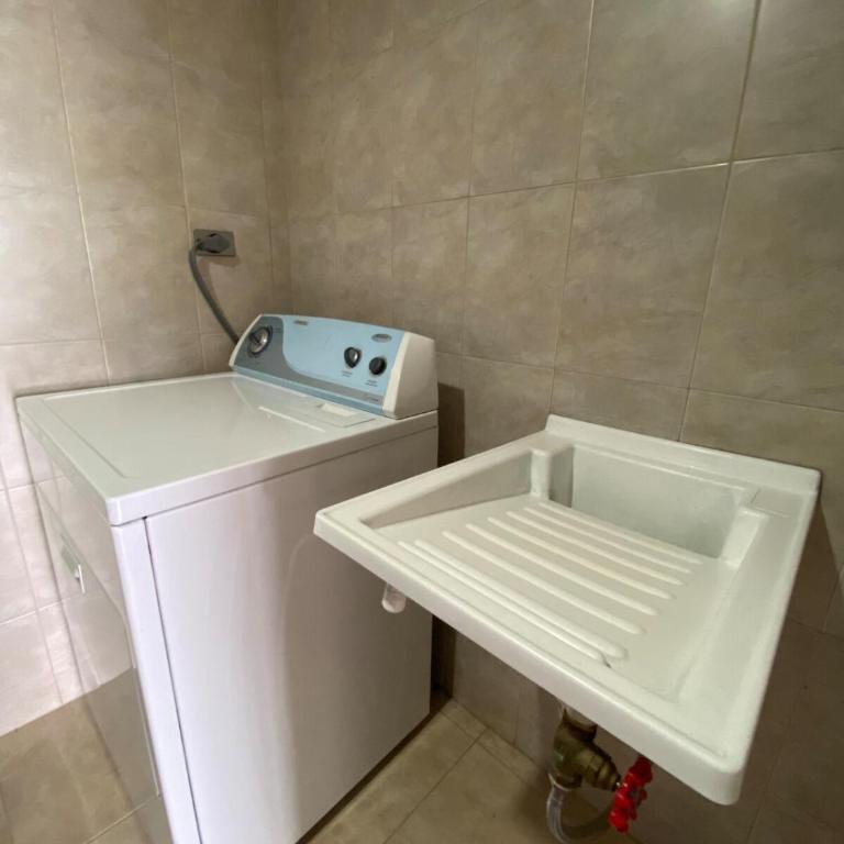 Comfy & Huge Apartment in Quito, Amazing view - Three-Bedroom Apartment - 13