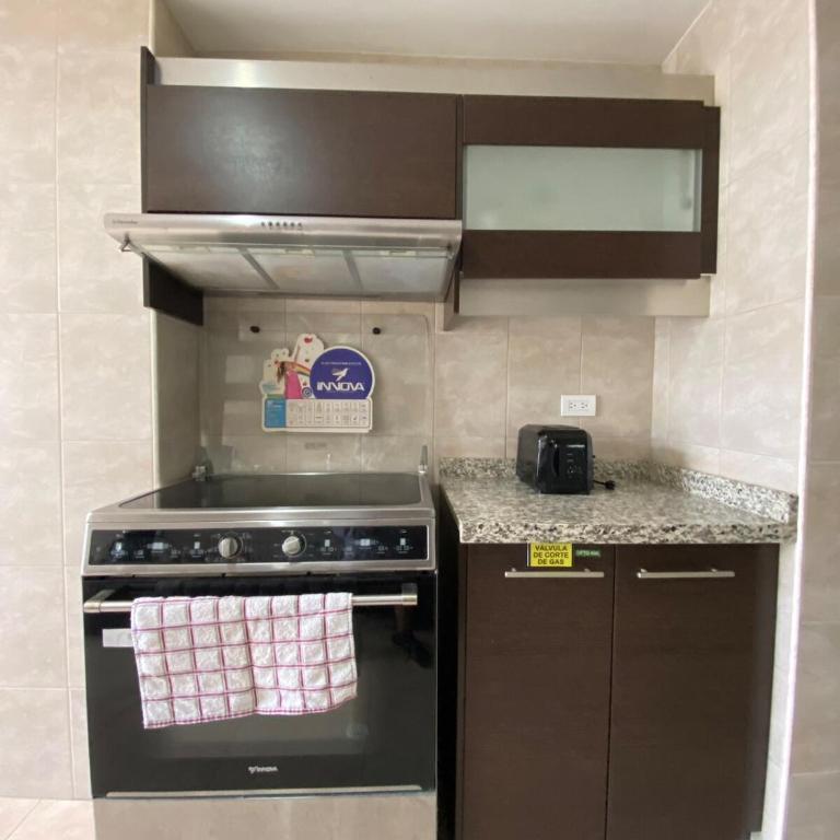 Comfy & Huge Apartment in Quito, Amazing view - Three-Bedroom Apartment - 20